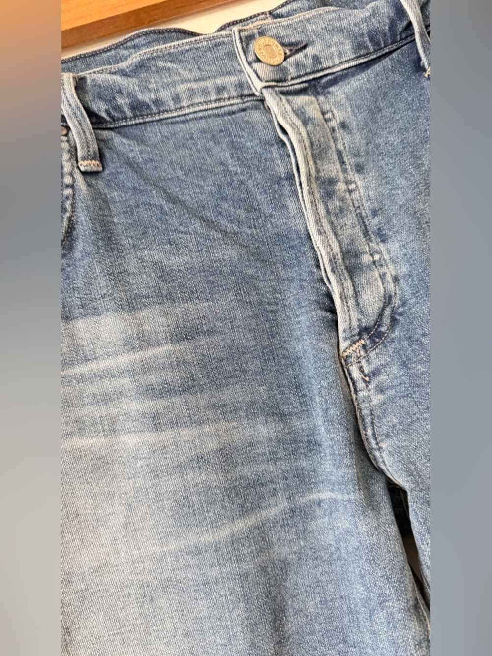 Citizens Of Humanity Light Blue Emerson Slim Boyfriend Jeans, Size 32 - Picture 5 of 9